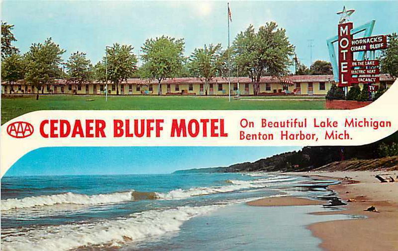 Cedaer Bluff Motel - Vintage Postcard